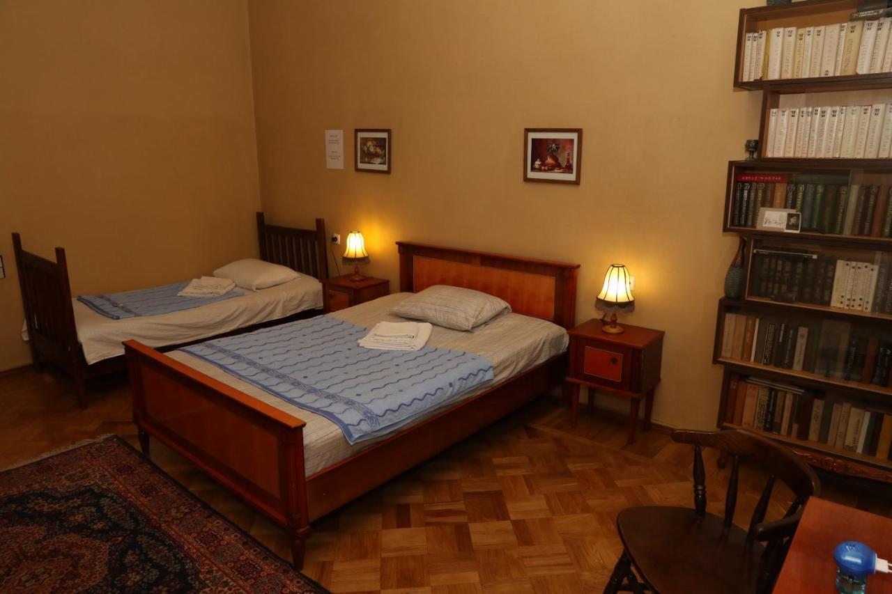 Sun Guest House Kutaisi Exterior photo